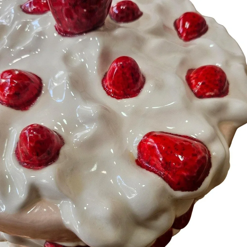 Vintage Strawberry Shortcake Ceramic Cake Dome Cake Stand Lid Decor Country